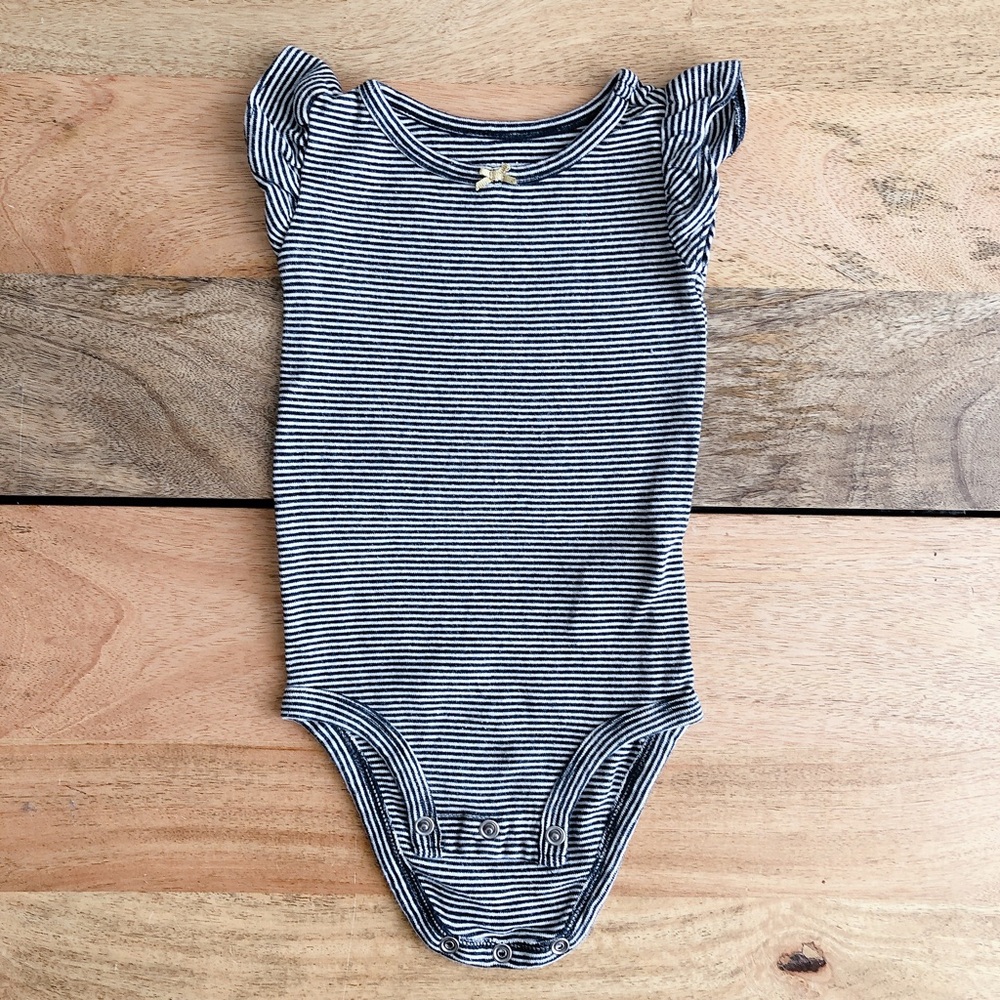 $2 Carter’s bodysuit 9M black stripe onesie